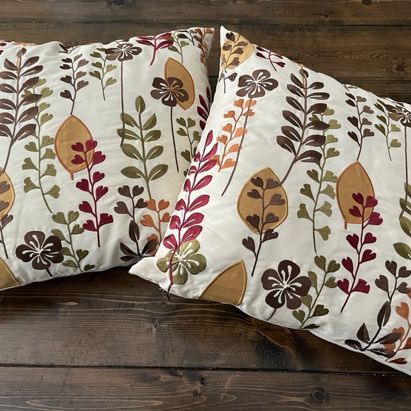 Pier 1 Imports pillows as seen on The Vampire Diaries with Elena Gilbert EUC! - Picture 3 of 8